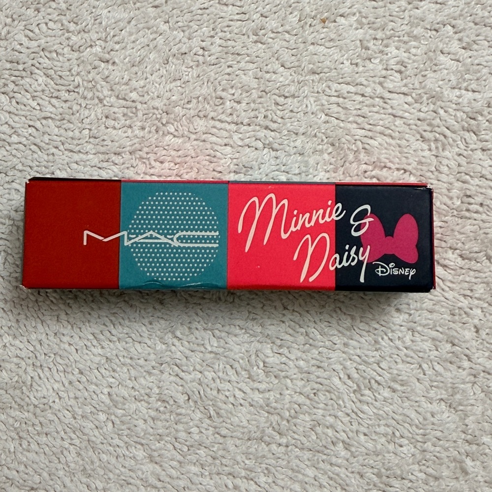 MAC Cosmetics x Disney Minnie & Daisy Lipstick - NIB - Picture 3 of 5